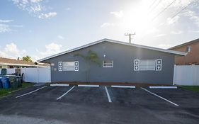 Nice And Quiet 2 Beds 1 Bath In Oakland Fl
